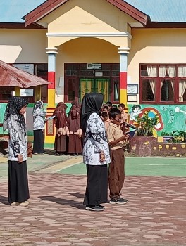 Memperingati Hari Guru